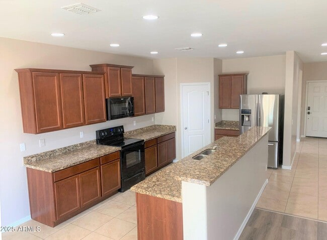 Building Photo - 5085 S 243rd Dr