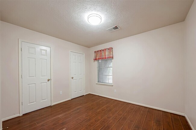Building Photo - 20519 Westfield Estates Dr