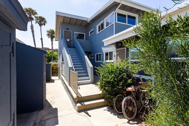 Building Photo - 1 Bed/1 Bath in North Pacific Beach w/ Par...