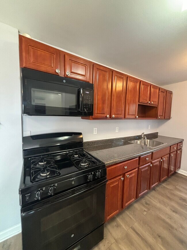 Unit 3 - 856 Grove St