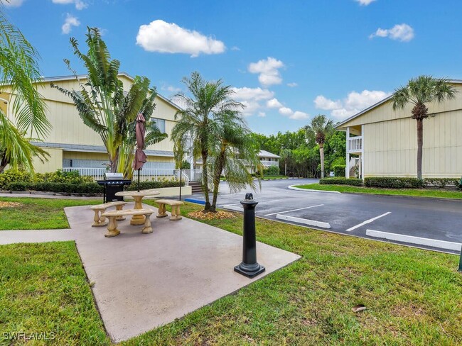 Building Photo - 4617 Bayshore Dr