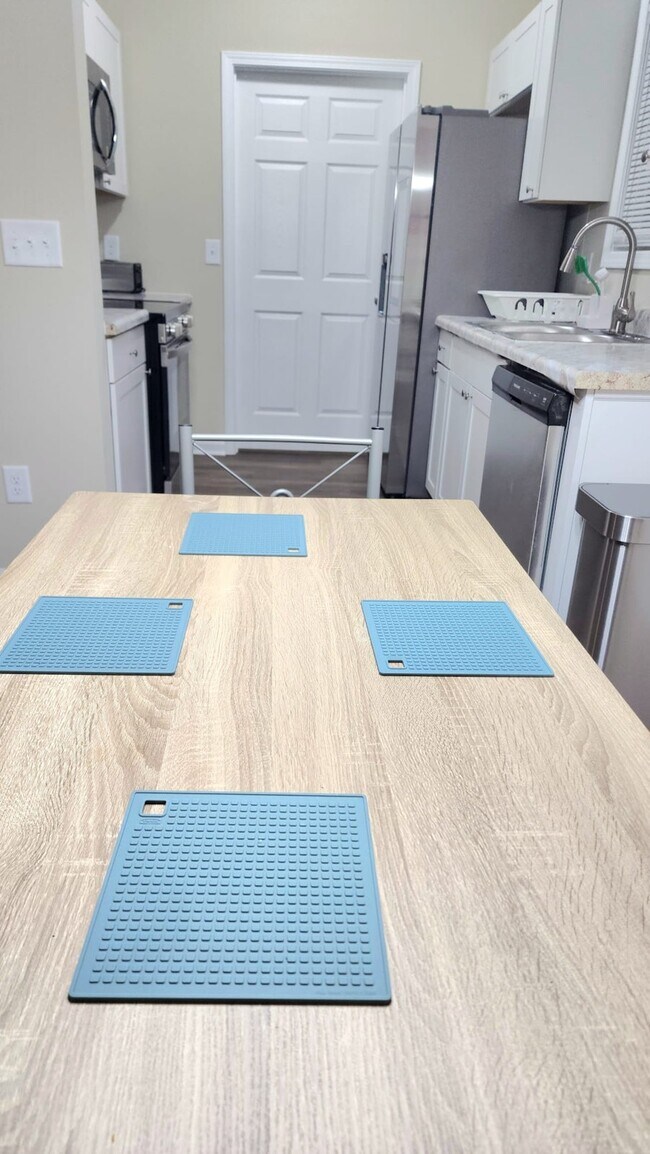 Building Photo - 376 Washington Dr