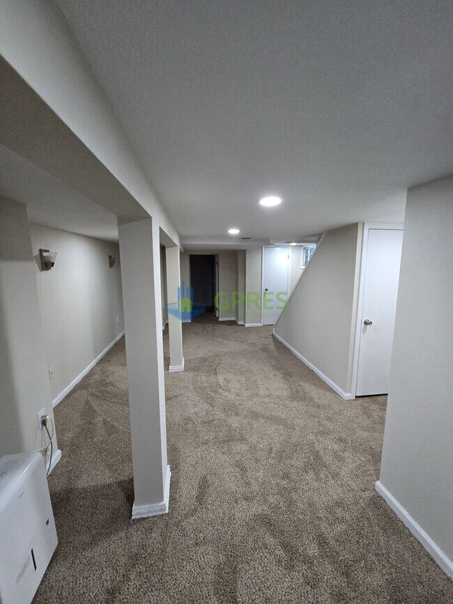 Building Photo - Newly renovated Beechview Home with Bonus Room walking distance to the T