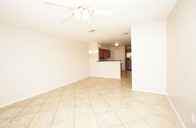 Building Photo - Two bed townhome in Bluewater with a Commu...