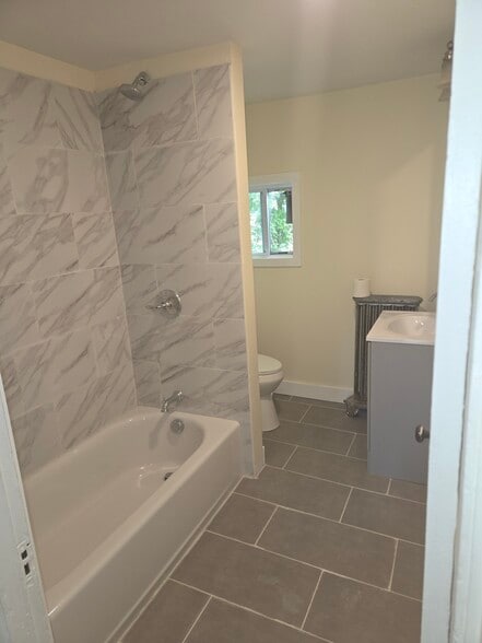 2nd floor bathroom - 20 Chilcott Pl