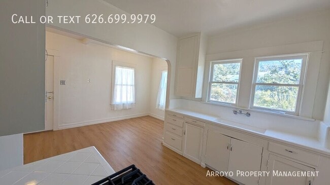 Building Photo - 157 Norumbega Dr