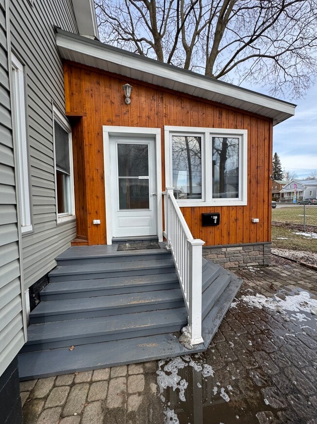 Building Photo - 220 Lafayette St