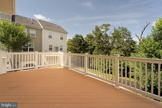Building Photo - 10225 Hilltop Ascent Dr