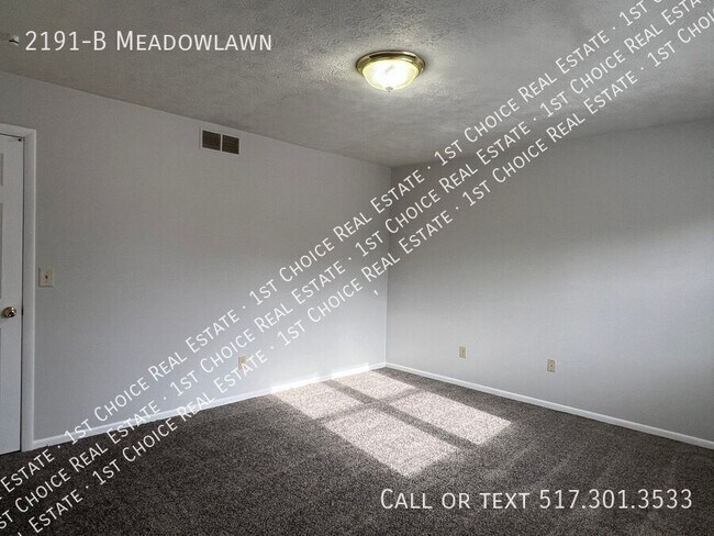 Building Photo - 2191-B Meadowlawn-