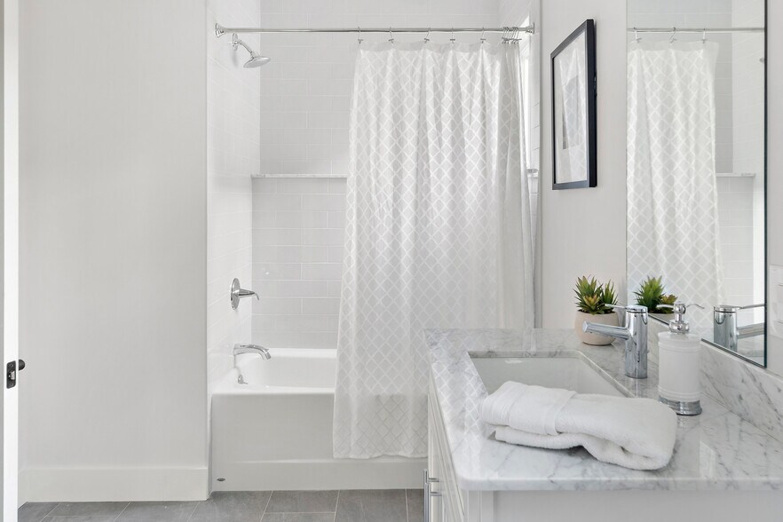 Building Photo - 315 Pearl St