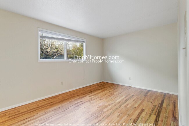 Building Photo - Charming 2 Bedroom Duplex in SW Portland!