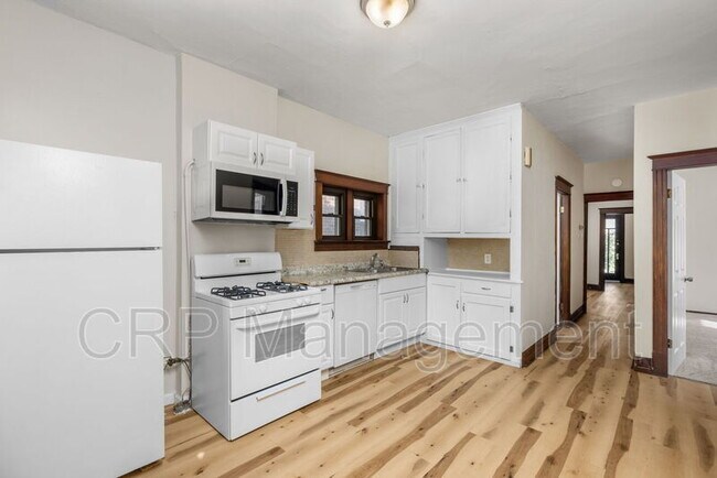 Building Photo - 5033 Ray Ave