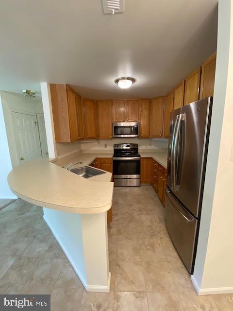 Building Photo - 2211 Foxmeadow Dr