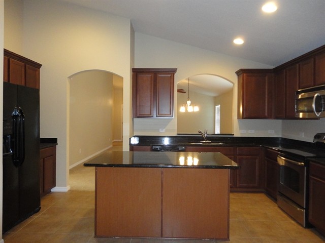 Building Photo - 915 Branchwood Way