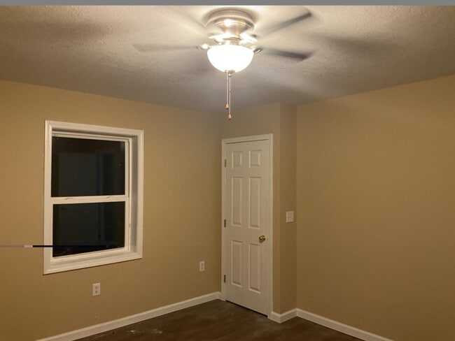 Building Photo - 141 Lotze St