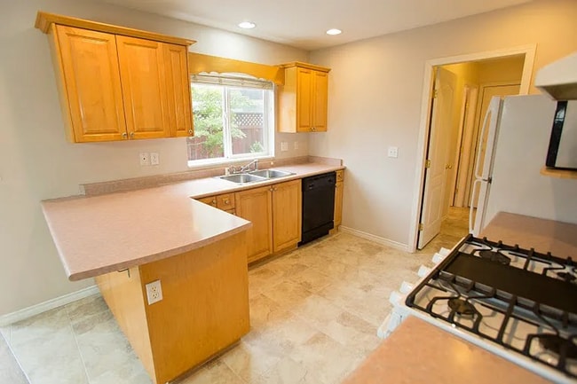 Building Photo - 3 Bedroom 2.5 bath Cordata/Meridian Area