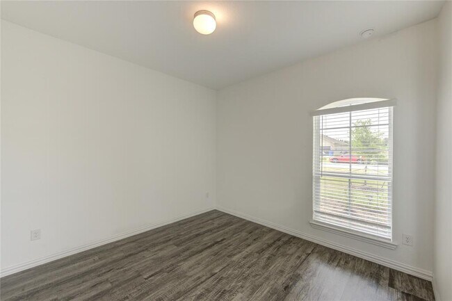 Building Photo - 1088 Rd 5102