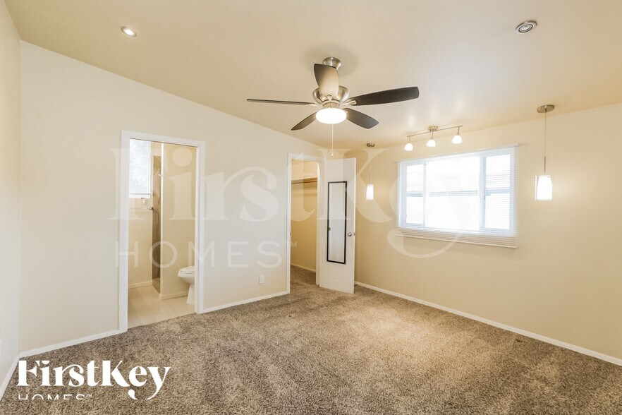 Building Photo - 4144 E Almeria Rd