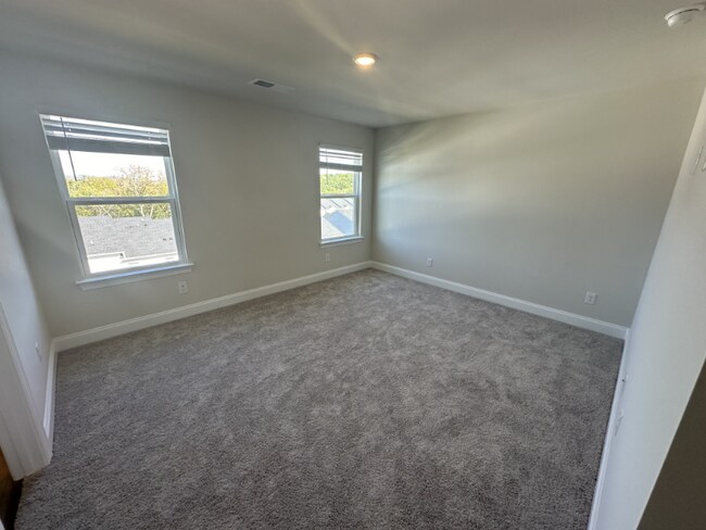 Building Photo - 4525 Skywood Ln