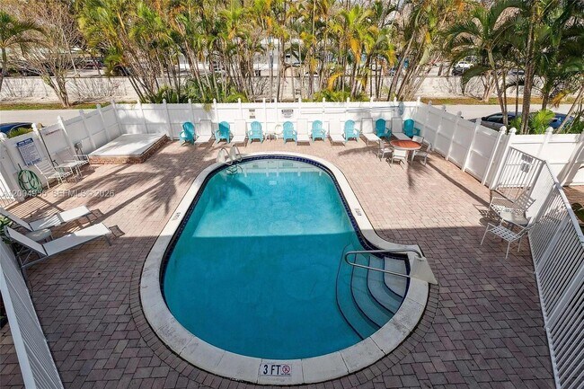 Building Photo - 1856 NE 46th St