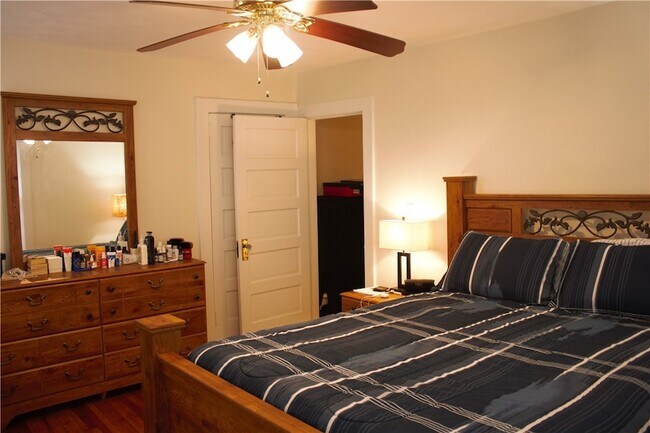 Building Photo - 34 Alice St