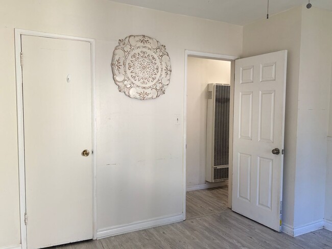 Building Photo - 2 bedrooms 1 bath home in San Diego