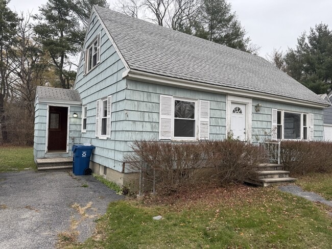 Building Photo - 63 Vera St