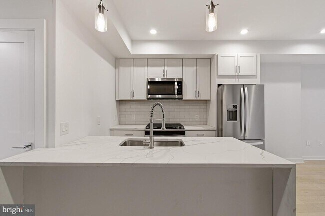 Building Photo - 531 Kennedy St NW