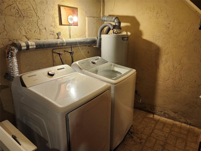 Building Photo - 2944 E Missionwood Ln