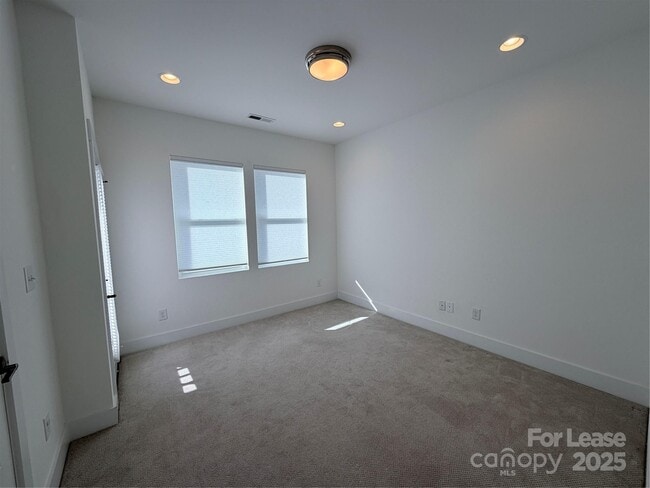 Building Photo - 2009 Hamorton Pl