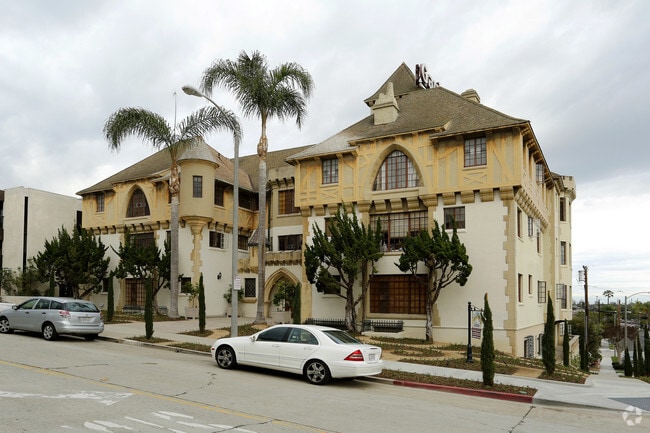 Primary Photo - Gaytonia Apartments
