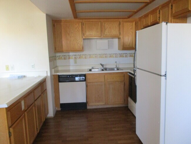 Building Photo - APPLICATION APPROVED- Rock Springs I Condo...