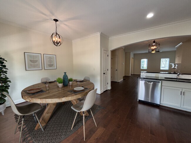 Building Photo - 962 Lennox BlvdBirmingham, AL35216