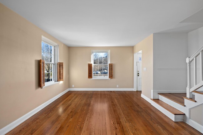 Building Photo - 3606 S Wakefield St