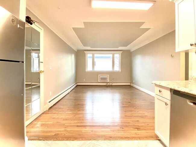 Building Photo - 2bed unit in Watertown is available in9/1