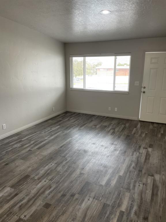 Building Photo - 153 S 200 W