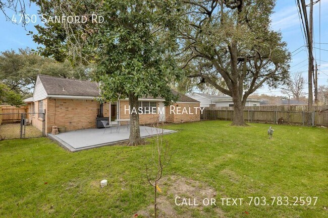 Building Photo - 4750 Sanford Rd