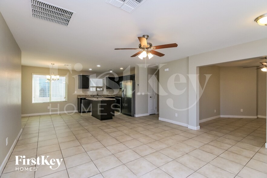 Building Photo - 4604 E Jadeite Dr