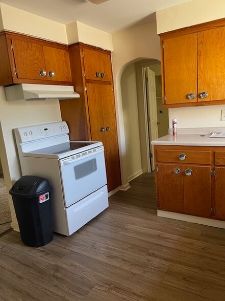 Building Photo - 136 S Lincoln Ave