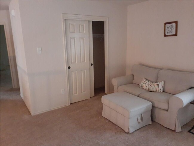 Building Photo - 3725 Castle Rock Dr
