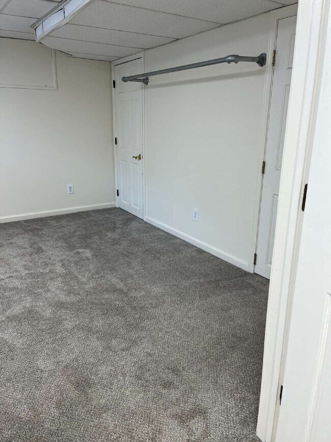 Building Photo - 10739 E Crestridge Cir