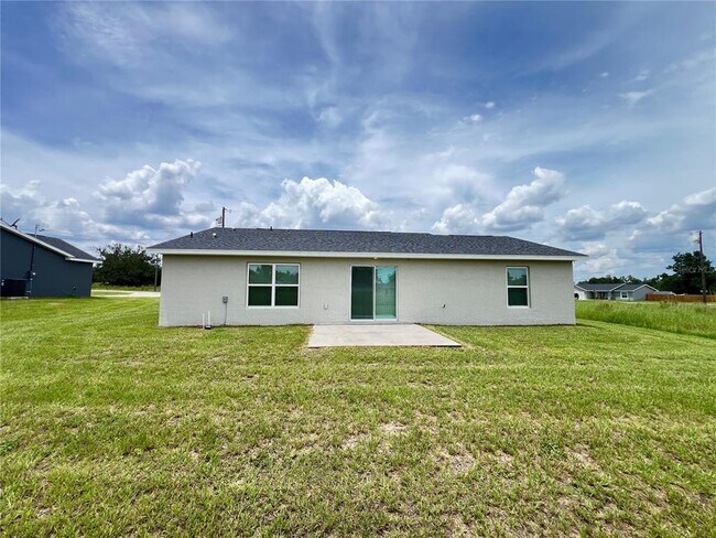 Building Photo - 52 Maple Dr