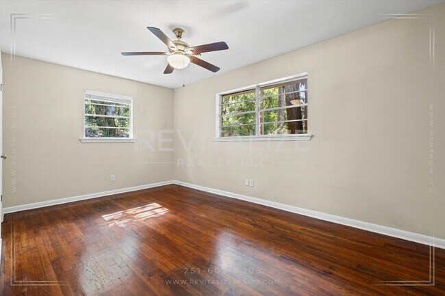 Building Photo - Stylish 3 Bed Brick Home | Modern Kitchen + Large Private Backyard