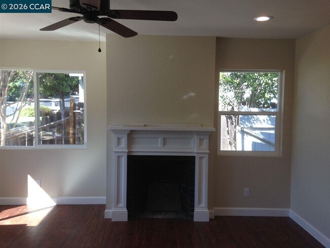 Building Photo - 1448 Rosal Ln