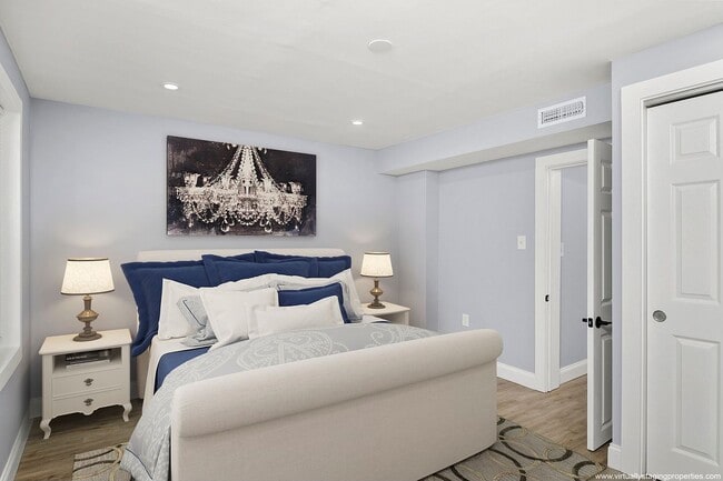 Building Photo - Beautifully renovated 3BR/3.5BA in Upper F...