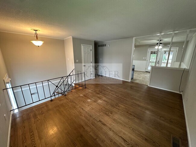 Building Photo - 730 N Aztec Dr