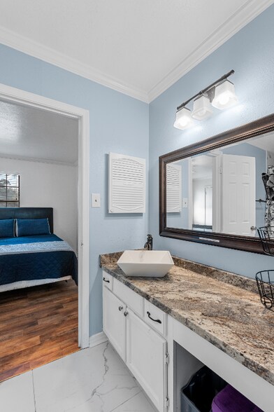 Building Photo - 2500 Centenary Blvd