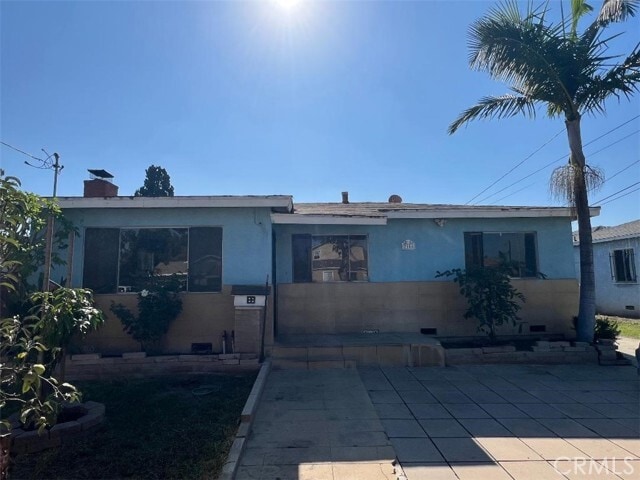 Building Photo - 2144 E Poppy St