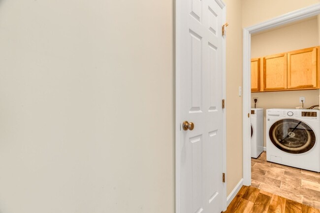 Building Photo - COMING SOON - Modern, Spacious Home in the Orchard Farm School District!