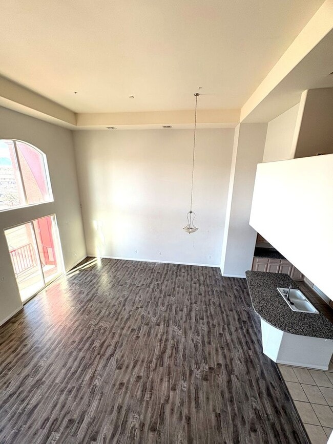 Building Photo - Beautiful, 2 story penthouse loft at the Manhattan condos on the south strip.